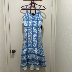 Alice & Olivia size 6 blue white crochet tiered dress. excellent condition